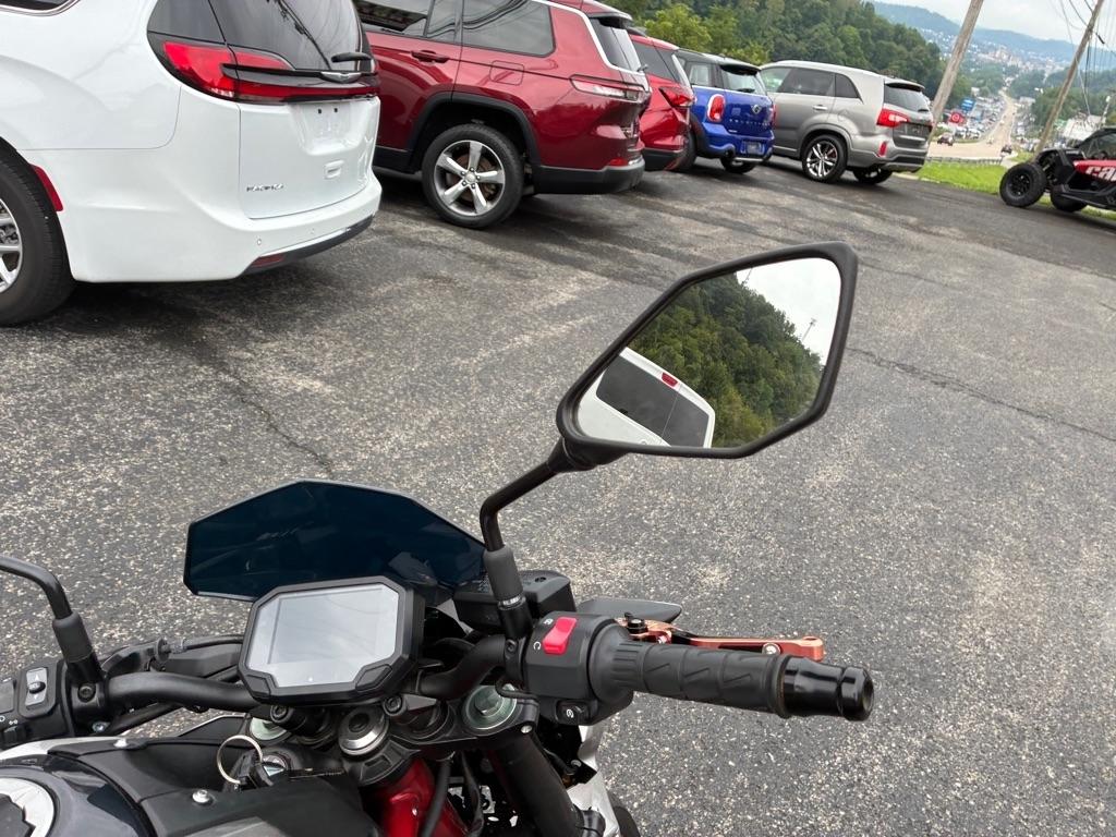 Kawasaki ZR900  2023