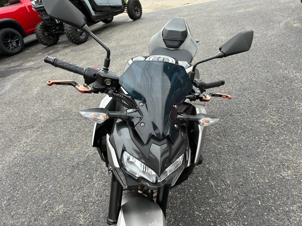 Kawasaki ZR900  2023