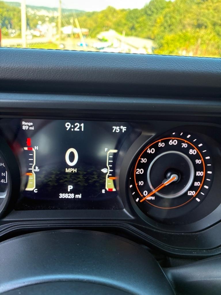 Jeep Wrangler Sahara 2025