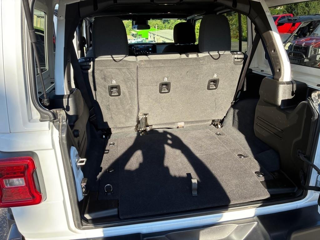 Jeep Wrangler Sahara 2025