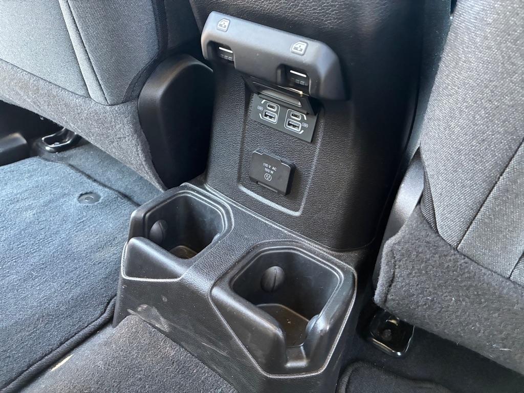 Jeep Wrangler Sahara 2025