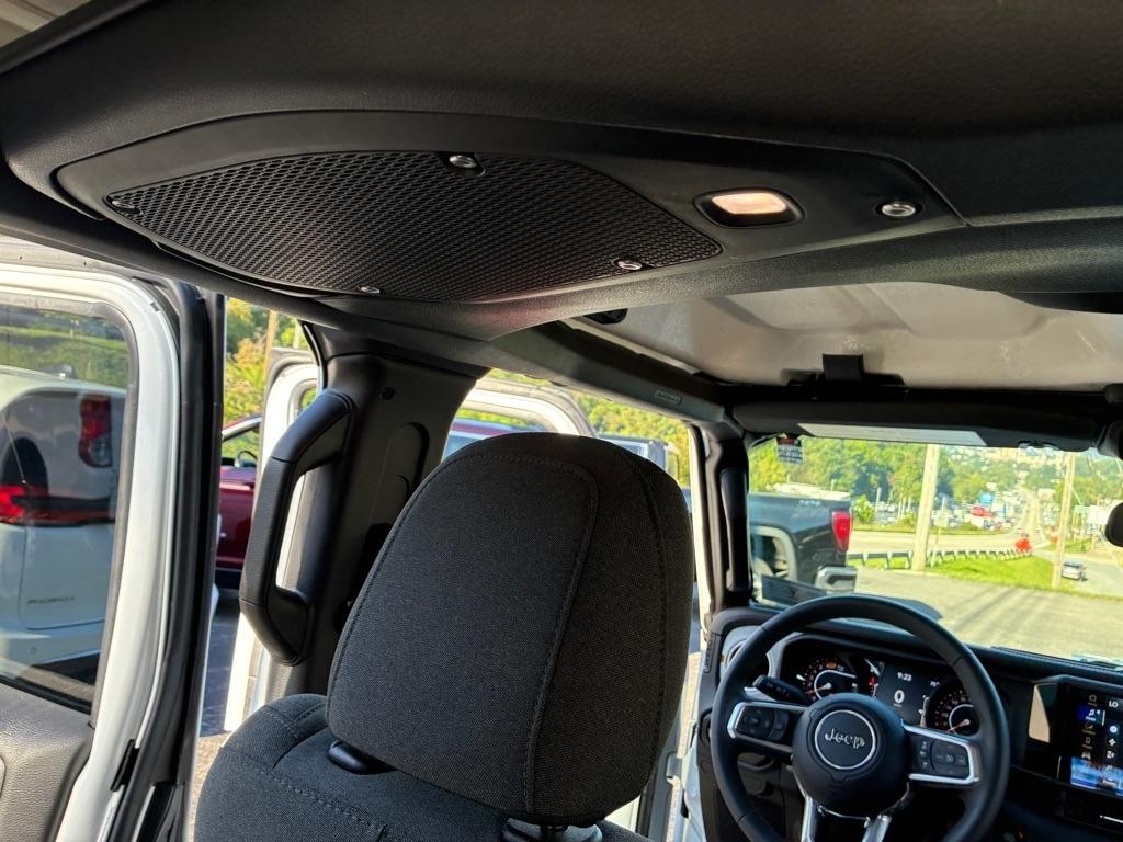 Jeep Wrangler Sahara 2025