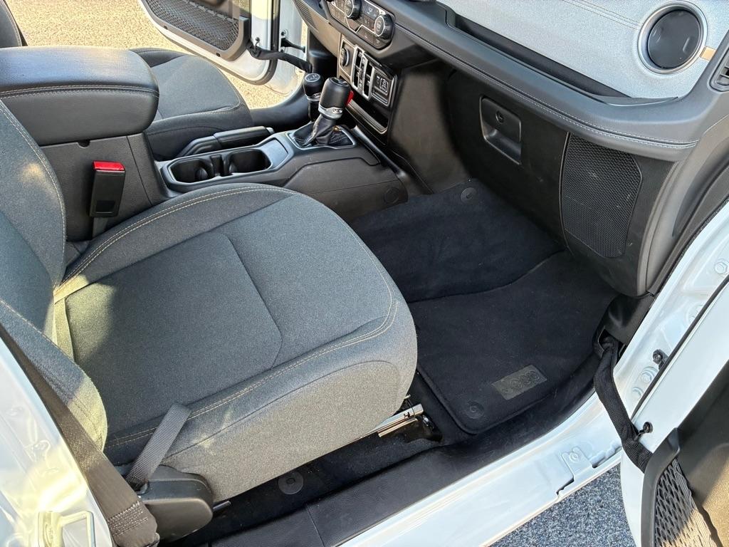 Jeep Wrangler Sahara 2025