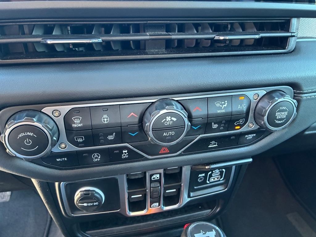 Jeep Wrangler Sahara 2025