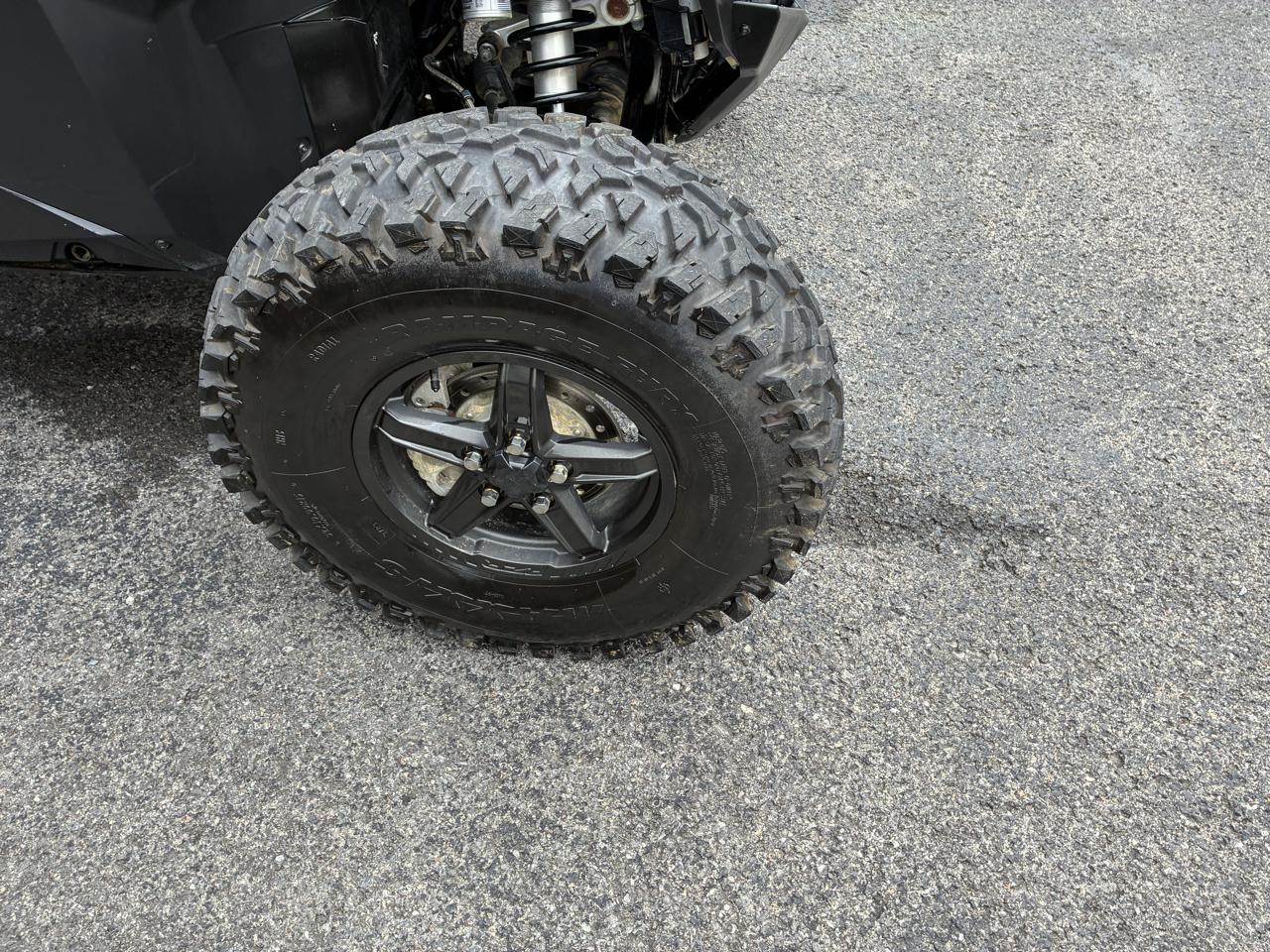 Polaris RZR  2024