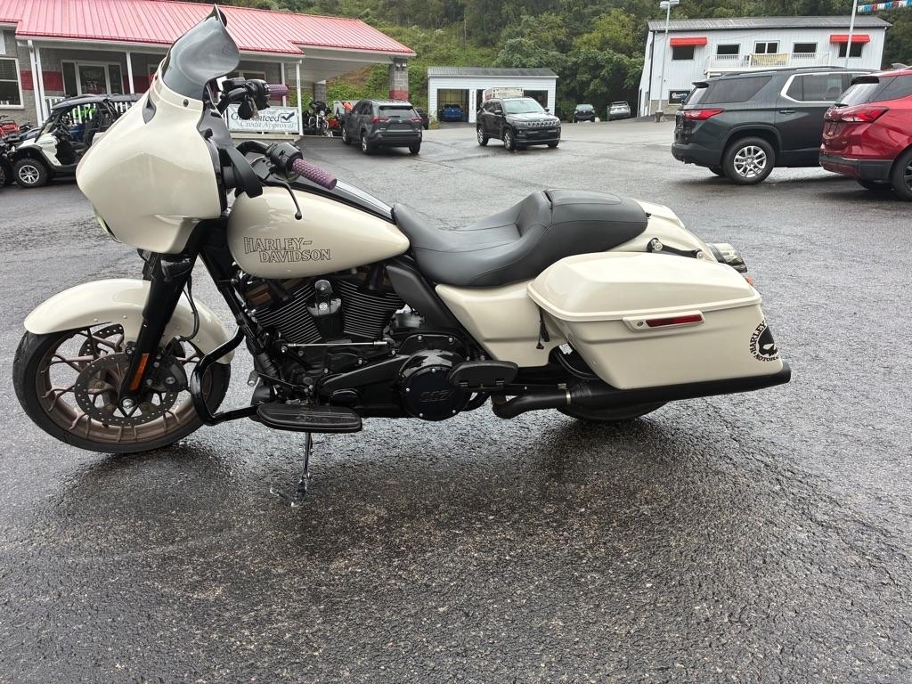 Harley-Davidson FLHXST  2023