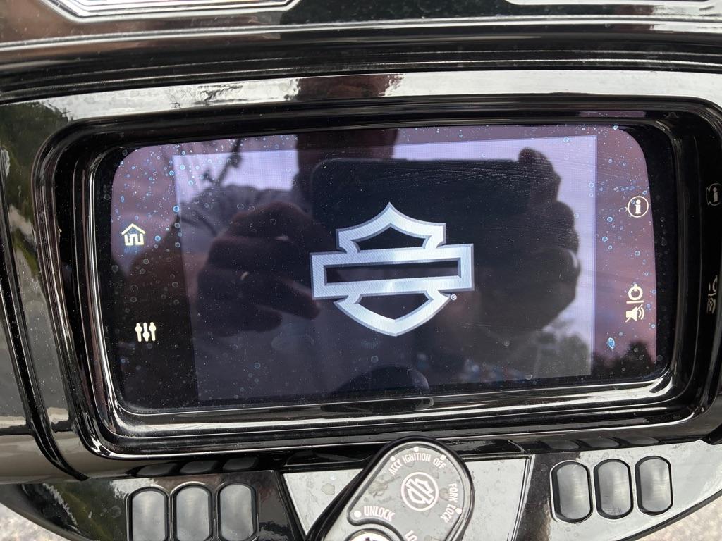 Harley-Davidson FLHXST  2023
