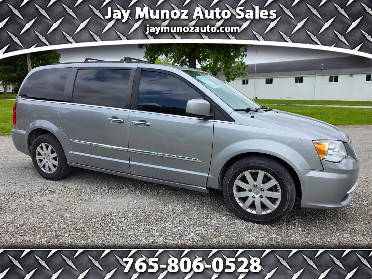 2016 Chrysler Town & Country Touring's photo