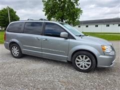 2016 Chrysler Town & Country 