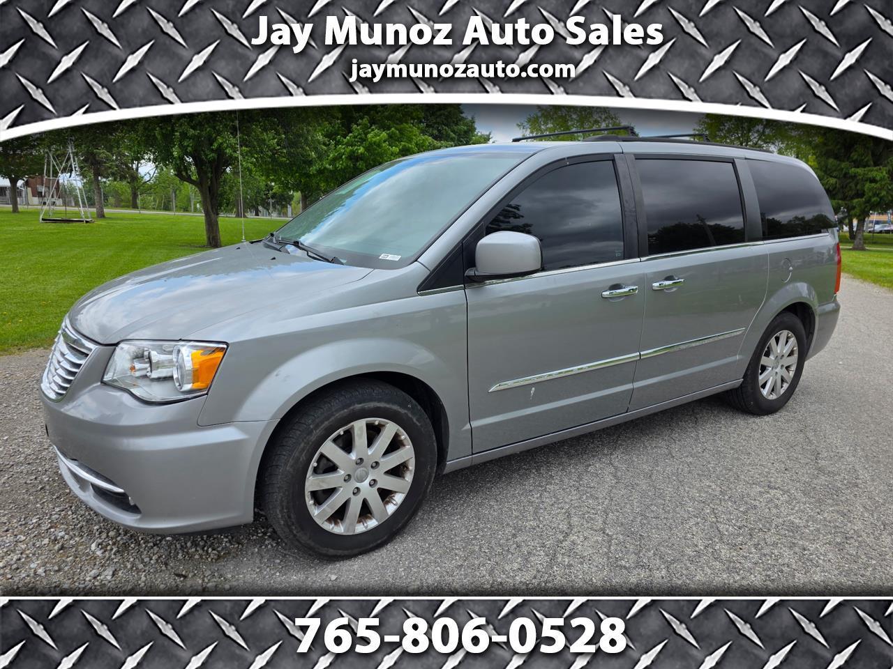 2014 Chrysler Town & Country Touring's photo