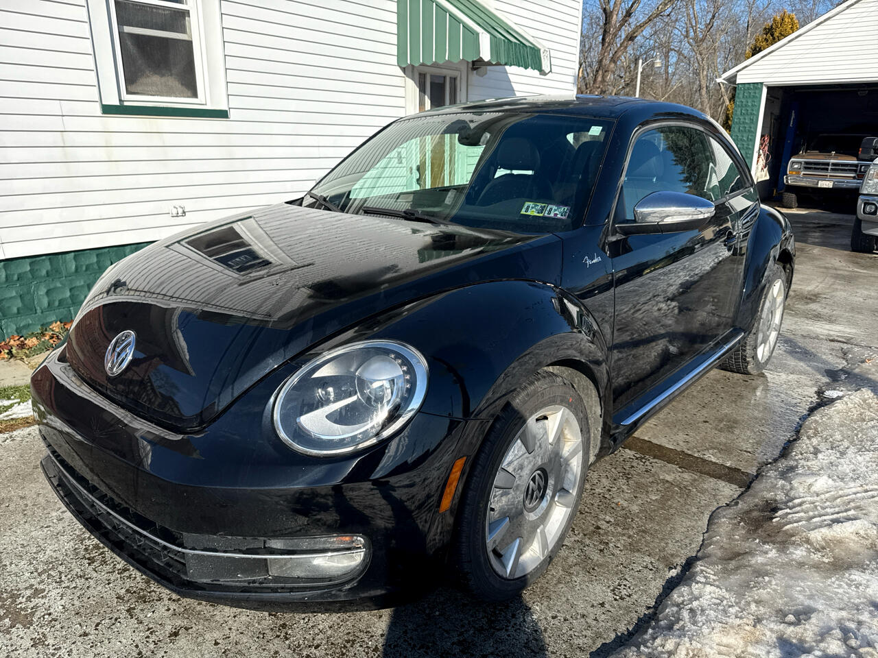 2013 Volkswagen Beetle 2.0's photo