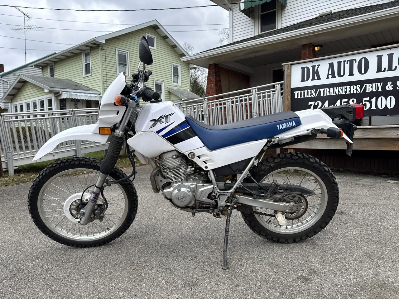 2001 Yamaha XT225 
