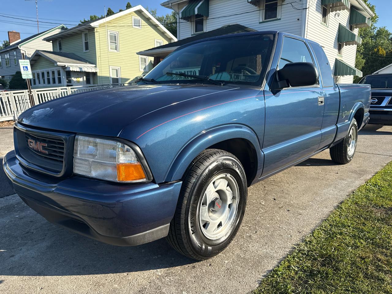 1999 GMC Sonoma SLE Ext. Cab Short Bed 2WD