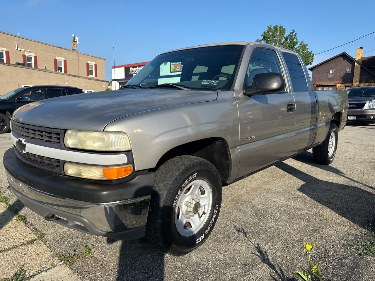 2001 Chevrolet Silverado 1500 1500 4WD Extended Cab SWB LT's photo