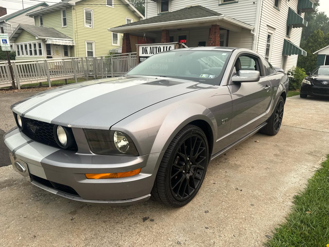 2006 Ford Mustang GT Deluxe Coupe