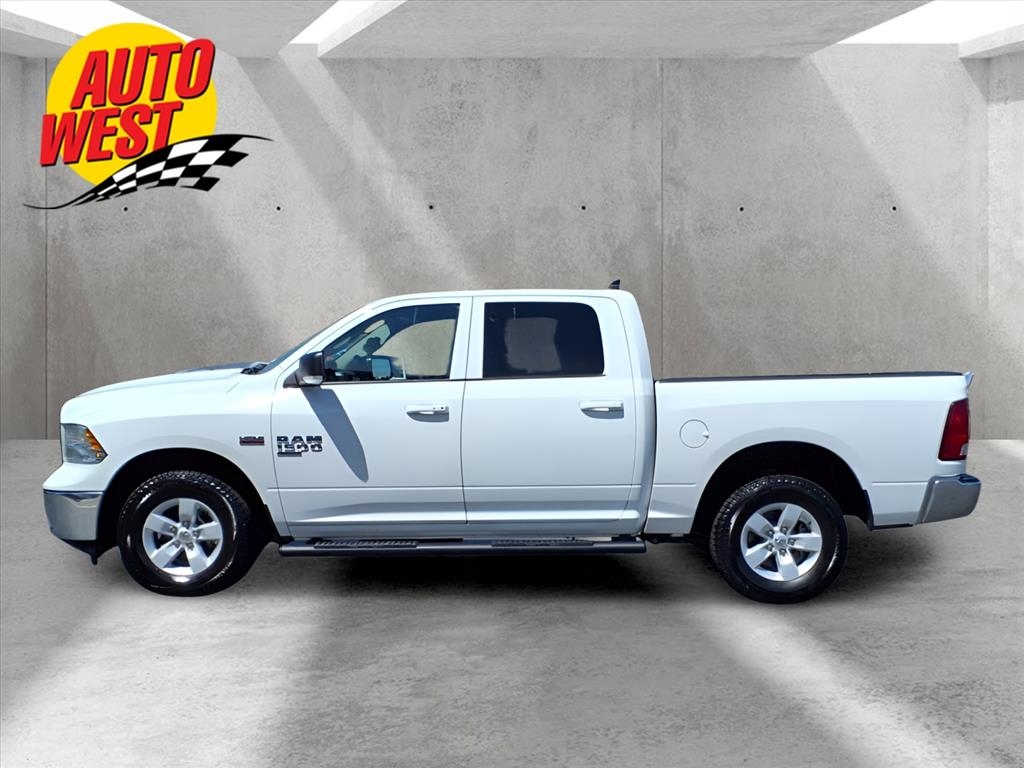 2022 Ram 1500 Classic SLT photo 3