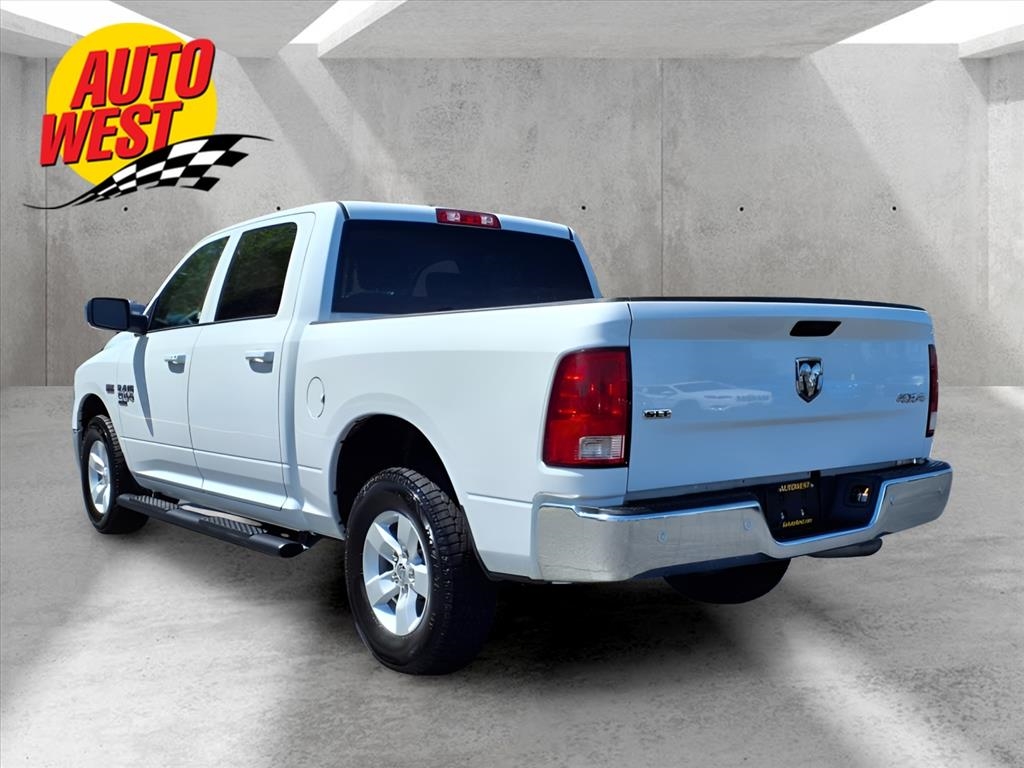 2022 Ram 1500 Classic SLT photo 4