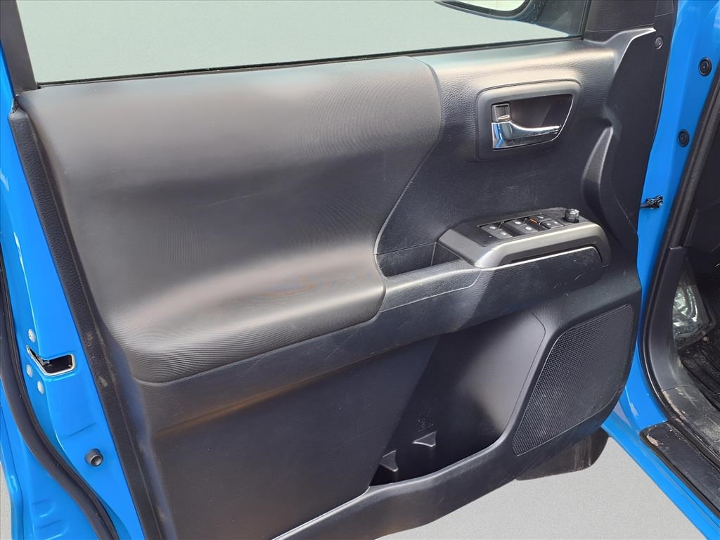 Toyota Tacoma 4WD TRD Off Road Double Cab 5' Bed V6 AT (Natl) 2019