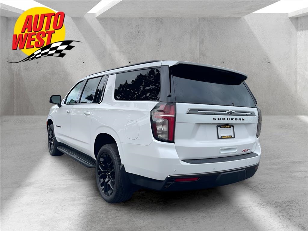 Chevrolet Suburban 4WD 4dr RST 2022