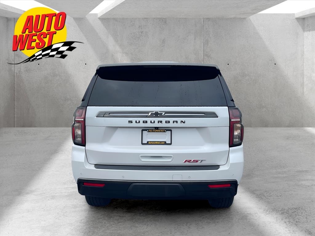 Chevrolet Suburban 4WD 4dr RST 2022