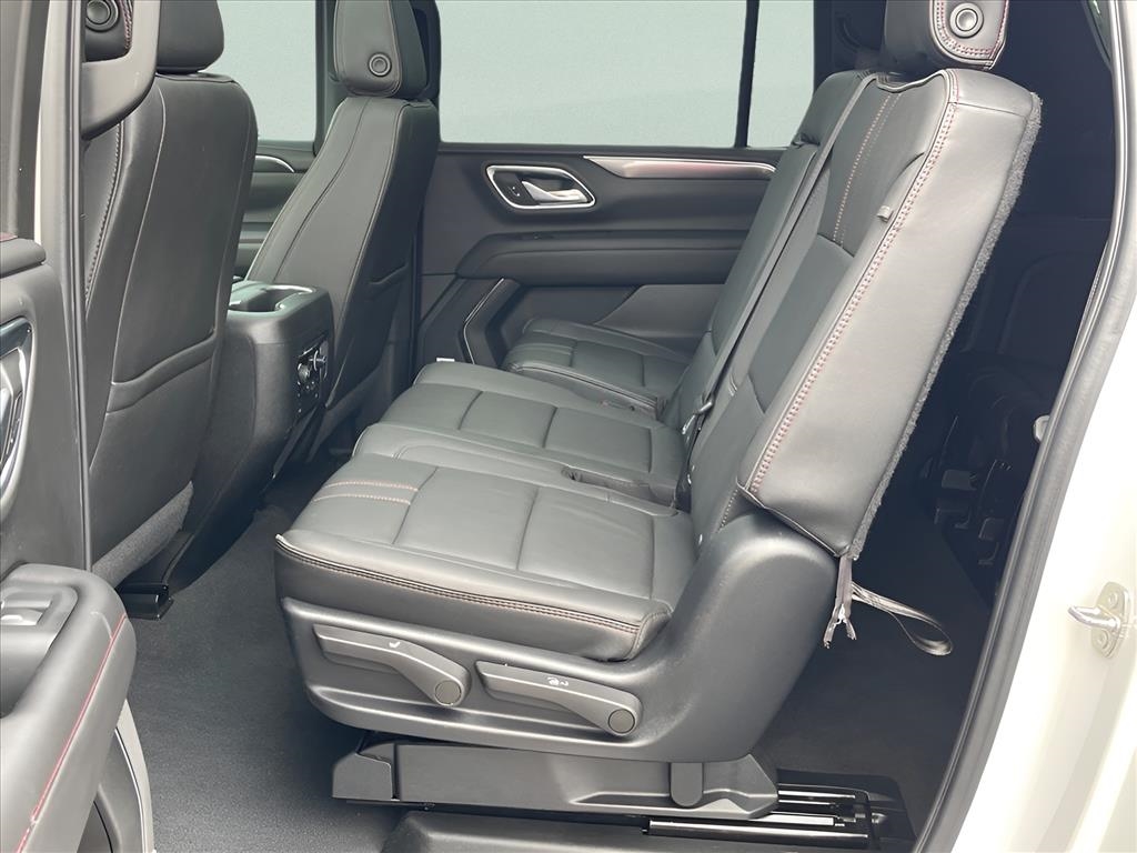 Chevrolet Suburban 4WD 4dr RST 2022