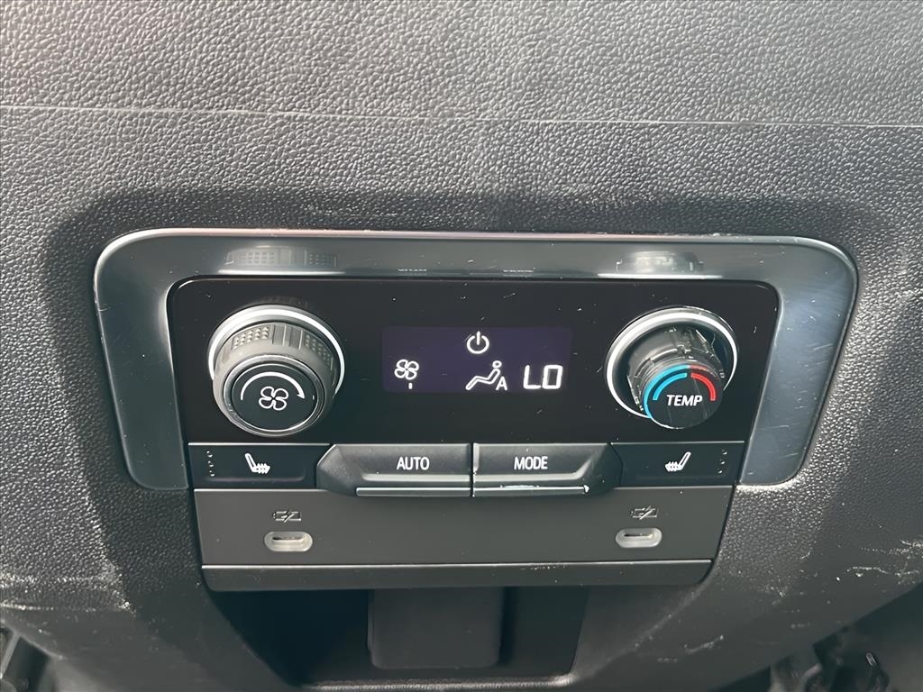 Chevrolet Suburban 4WD 4dr RST 2022