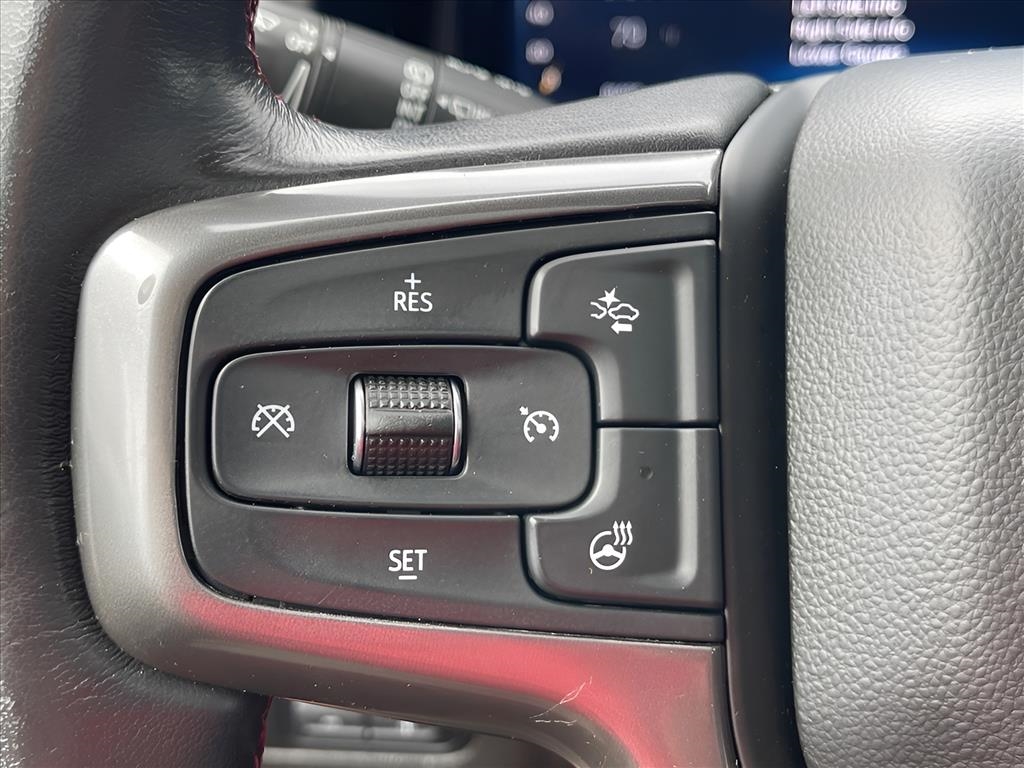 Chevrolet Suburban 4WD 4dr RST 2022