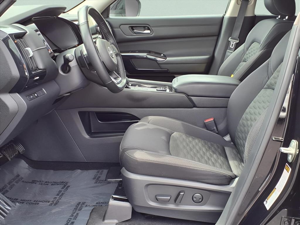 Nissan Pathfinder SV 4WD 2022