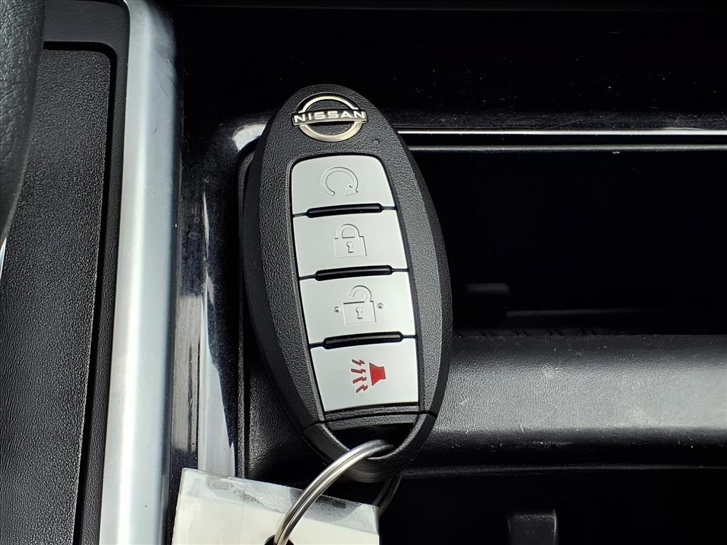 Nissan Pathfinder SV 4WD 2022