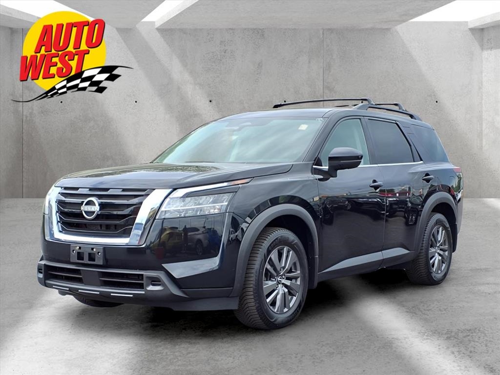 2022 Nissan Pathfinder SV's photo