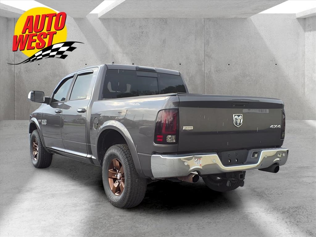 RAM 1500 4WD Crew Cab 140.5" Laramie 2015