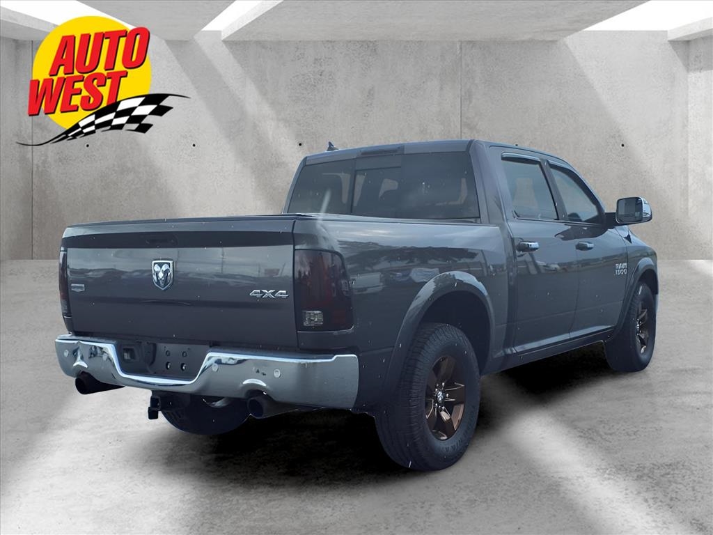 RAM 1500 4WD Crew Cab 140.5" Laramie 2015