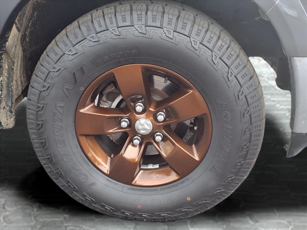 RAM 1500 4WD Crew Cab 140.5" Laramie 2015