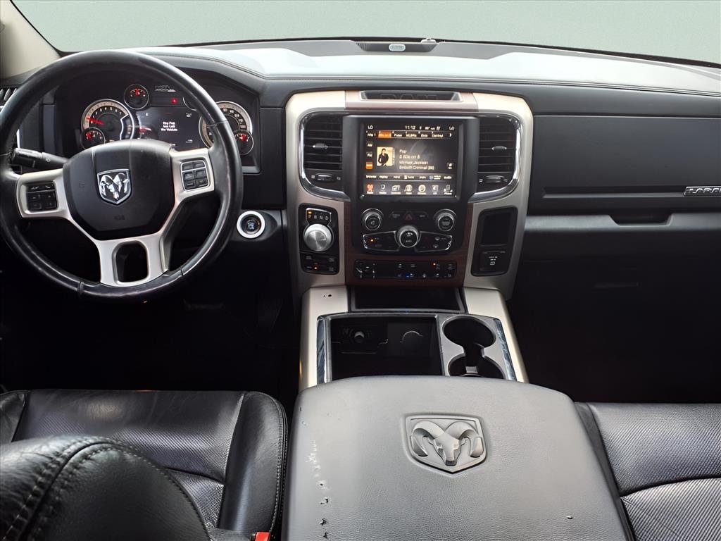 RAM 1500 4WD Crew Cab 140.5" Laramie 2015