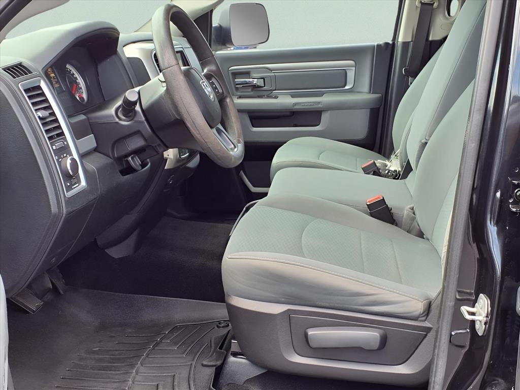 RAM 1500 4WD Crew Cab 149" SLT 2016