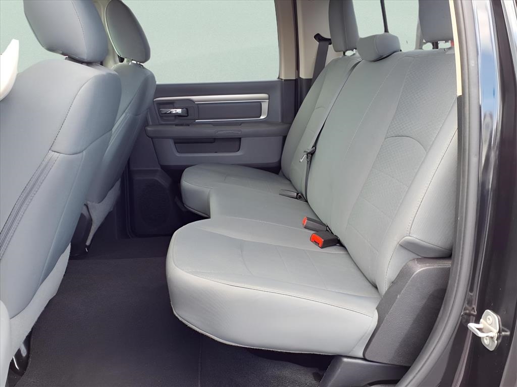 RAM 1500 4WD Crew Cab 149" SLT 2016