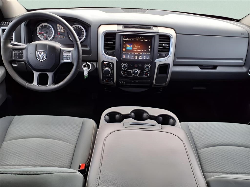 RAM 1500 4WD Crew Cab 149" SLT 2016