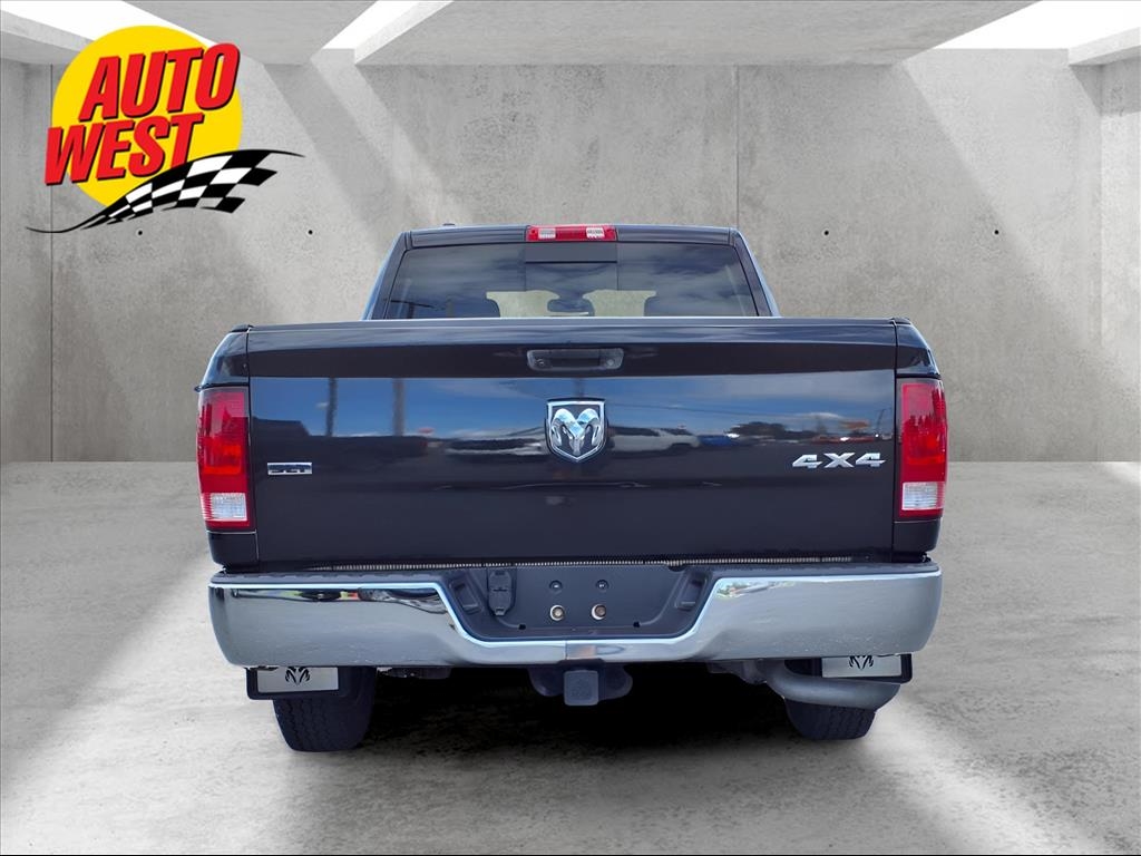 RAM 1500 4WD Crew Cab 149" SLT 2016