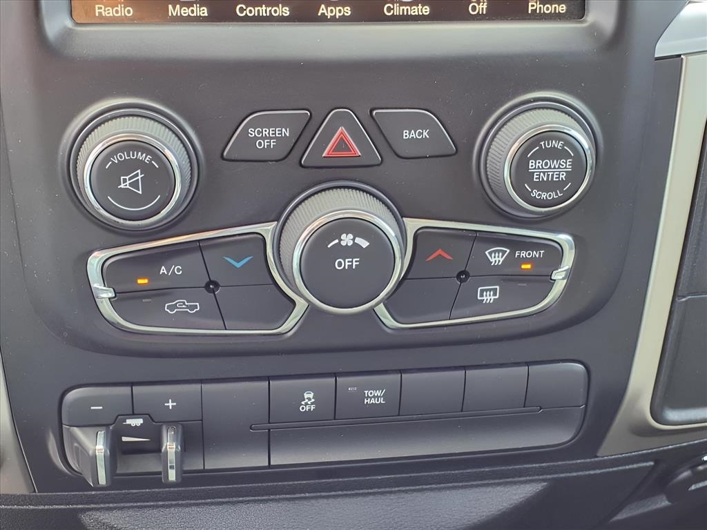RAM 1500 4WD Crew Cab 149" SLT 2016