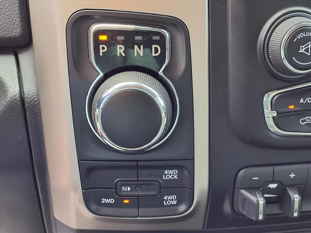 RAM 1500 4WD Crew Cab 149" SLT 2016
