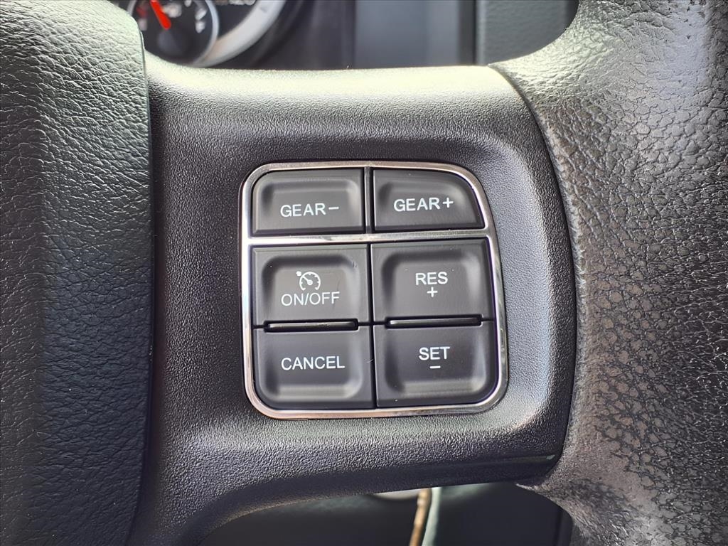 RAM 1500 4WD Crew Cab 149" SLT 2016