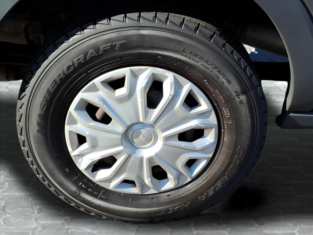 Ford Transit Cargo Van T-150 148" Low Rf 8600 GVWR Swing-Out RH Dr 2015