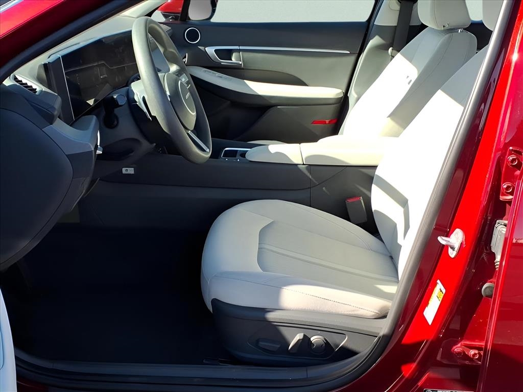 Hyundai Sonata SEL 2.5L FWD 2024
