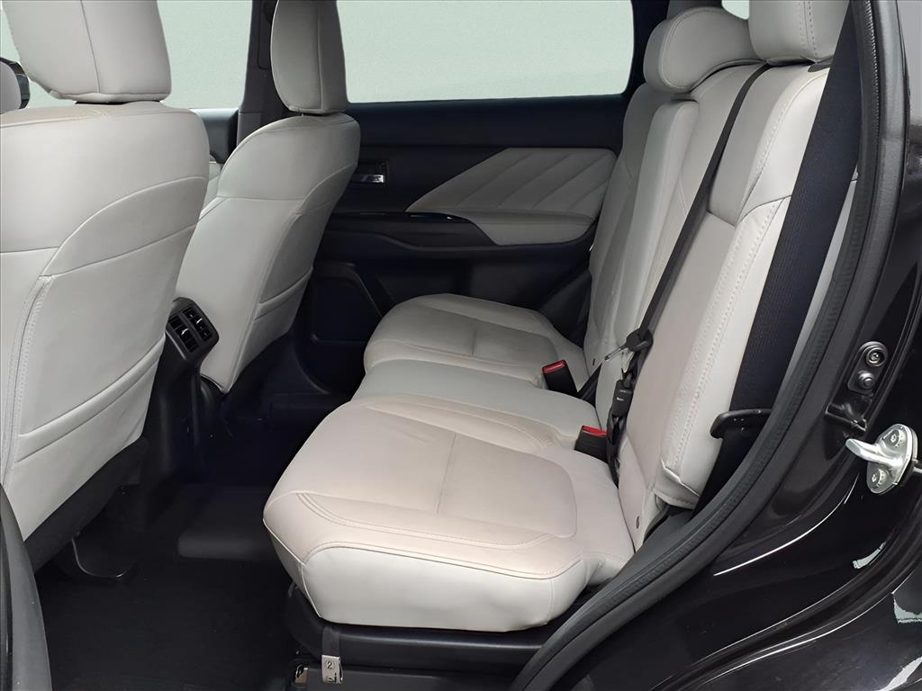 Mitsubishi Outlander PHEV SEL S-AWC 2022