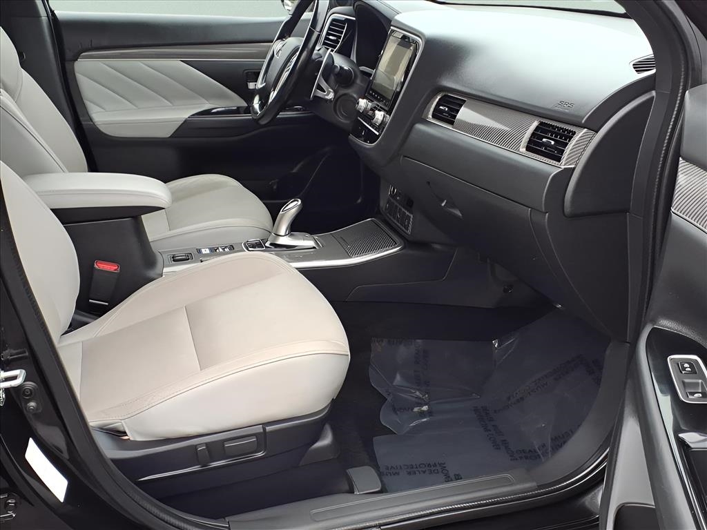 Mitsubishi Outlander PHEV SEL S-AWC 2022