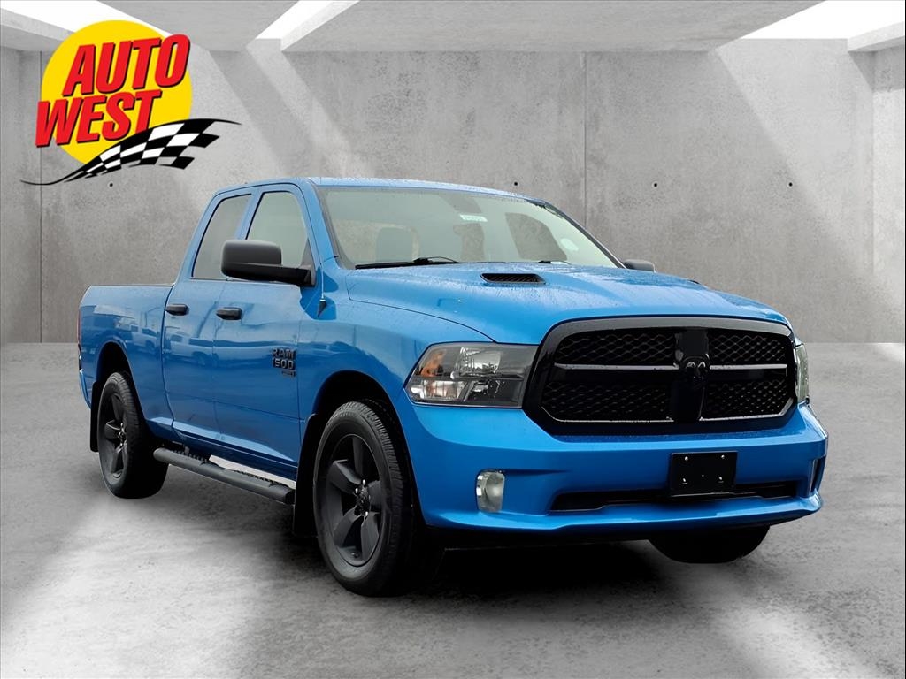 RAM 1500 Classic Express 4x4 Quad Cab 6'4" Box 2021