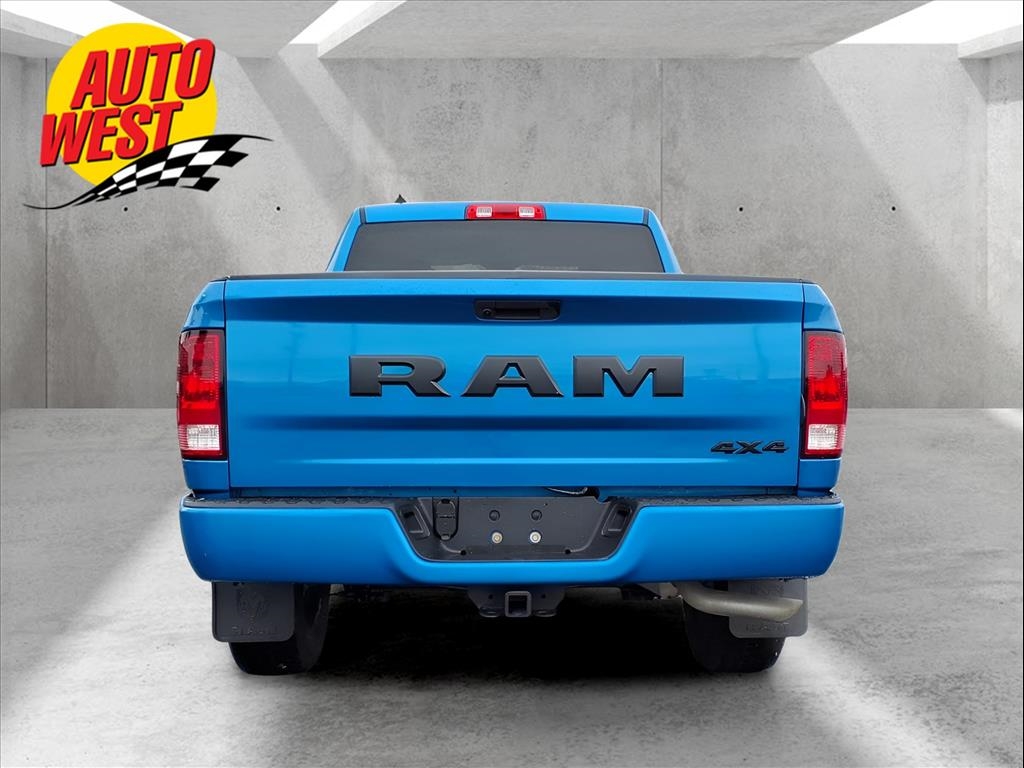 RAM 1500 Classic Express 4x4 Quad Cab 6'4" Box 2021