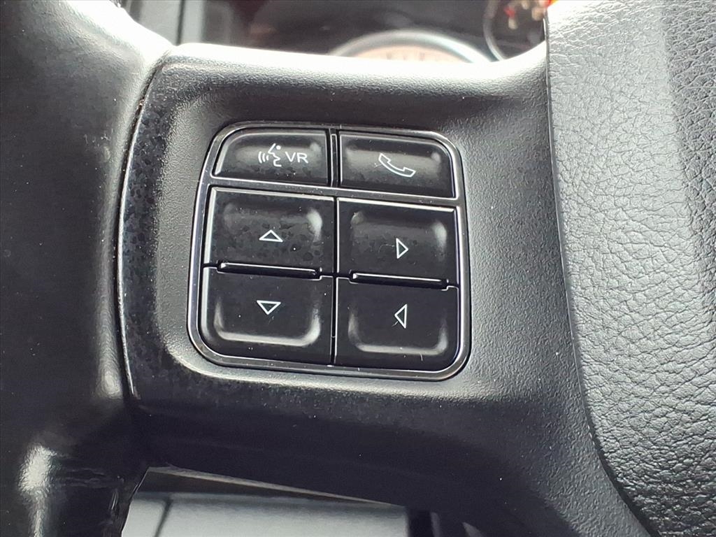 RAM 1500 Classic Express 4x4 Quad Cab 6'4" Box 2021