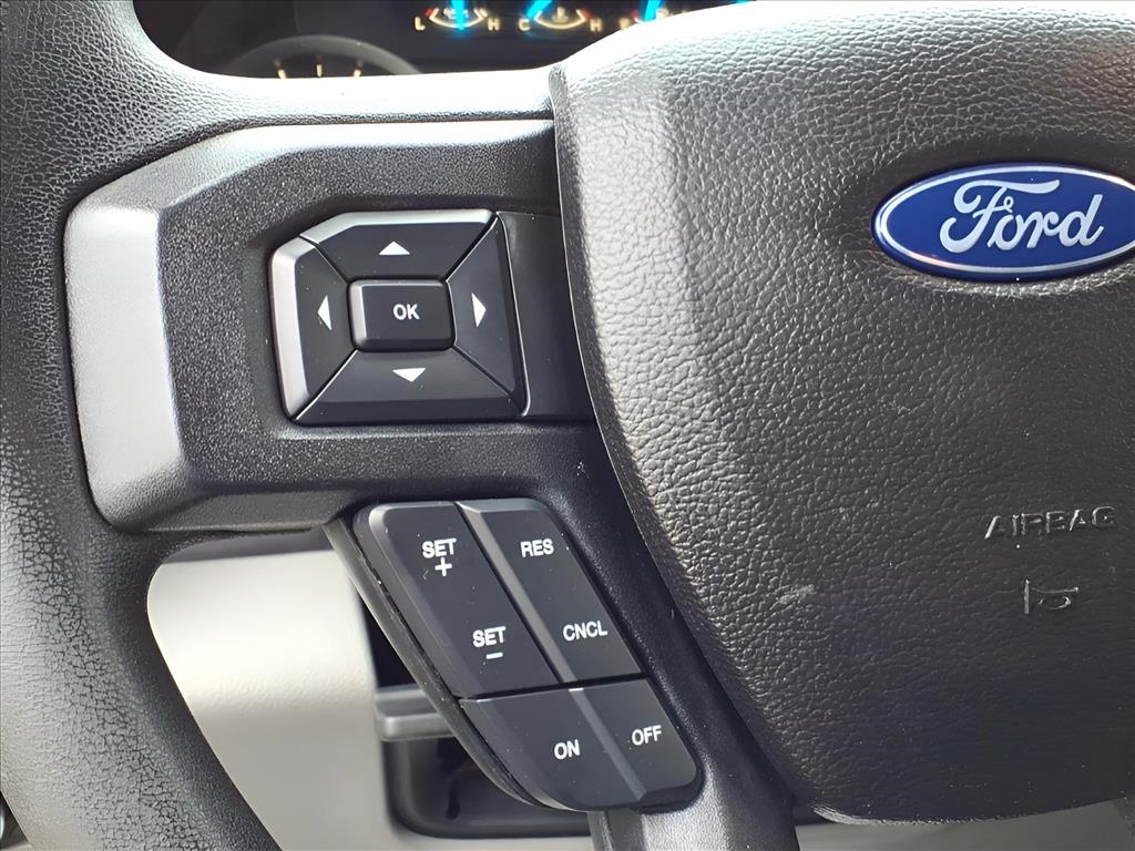 Ford F-150 4WD SuperCrew 145" Lariat 2016