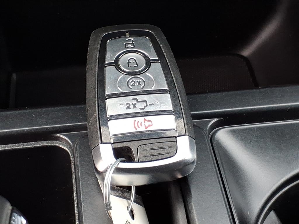 Ford F-150 XL 4WD SuperCrew 5.5' Box 2022